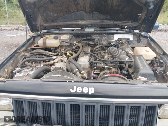 1987 Jeep Cherokee with VIN 1JCMR7819HT174249, listed as a IAAI auction lot 42458110 with 157,683 mi miles and . Bid and sale history available at DreamBid. Image 10.