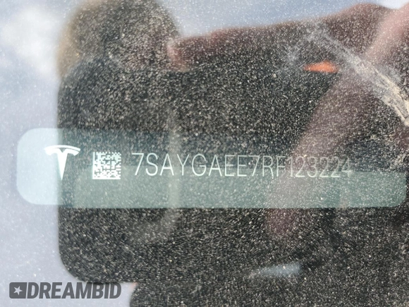 2024 Tesla Model Y Long Range z VIN 7SAYGAEE7RF123224, wystawiony jako Copart lot #58410545 z przebiegiem Nie podano mil oraz Szkoda całkowita • Salvage title. Historia ofert i sprzedaży dostępna na DreamBid. Obrazek 12.