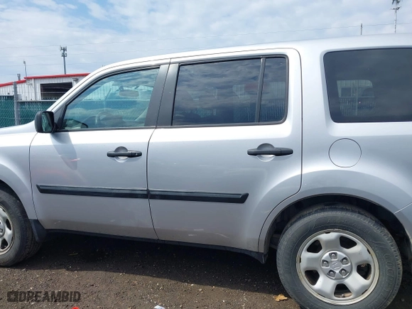2013 Honda Pilot LX with VIN 5FNYF4H21DB076834, listed as a IAAI auction lot 41879938 with 174,219 mi miles. Bid and sale history available at carsss.com. Image 14.