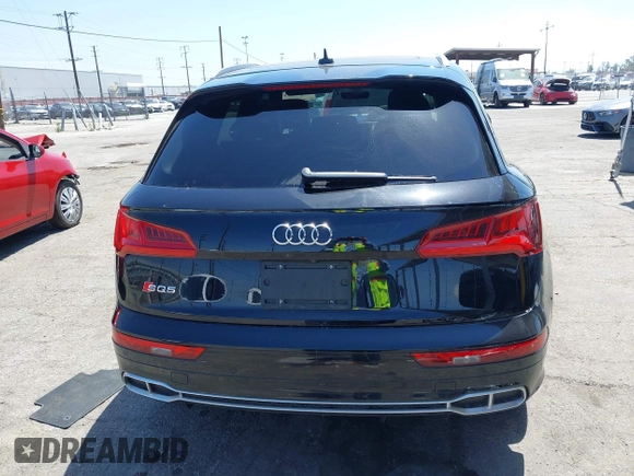 2018 Audi SQ5 Premium Plus z VIN WA1A4AFY1J2008989, wystawiony jako IAAI lot #42249709 z przebiegiem 82 188 mil mil oraz . Historia ofert i sprzedaży dostępna na DreamBid. Obrazek 17.