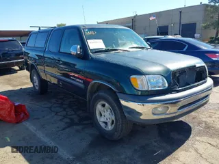 2000 Toyota Tundra SR5 with VIN 5TBRT3414YS024807, listed as a IAAI auction lot 41658124 with Not Provided miles and . Bid and sale history available at carsss.com. Image 1.