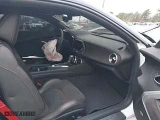 2019 Chevrolet Camaro ZL1 with VIN 1G1FK1R68K0144103, listed as a IAAI auction lot 41165256 with 33,563 mi miles. Bid and sale history available at carsss.com. Image 5.