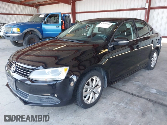 2013 Volkswagen Jetta SE with VIN 3VWDP7AJ5DM423587, listed as a IAAI auction lot 42609789 with 220,922 mi miles and . Bid and sale history available at DreamBid. Image 2.