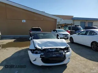 2020 Mazda MX-5 Miata Grand Touring z VIN JM1NDAD74L0416564, wystawiony jako Copart lot #80306624 z przebiegiem 32 732 mil mil oraz Szkoda całkowita • Salvage title. Historia ofert i sprzedaży dostępna na DreamBid. Obrazek 11.