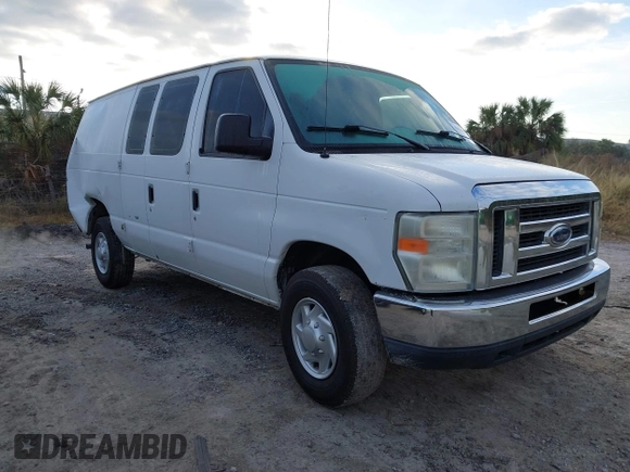 2013 Ford Econoline Cargo Commercial z VIN 1FTNE2EW5DDA45871, wystawiony jako IAAI lot #41422563 z przebiegiem 179 911 mil mil oraz . Historia ofert i sprzedaży dostępna na DreamBid. Obrazek 1.