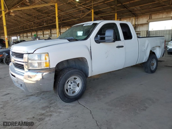2008 Chevrolet Silverado 2500HD Work Truck with VIN 1GCHC29K68E128476, listed as a Copart auction lot 79082384 with 305,933 mi miles and Clean Title. Bid and sale history available at carsss.com. Image 1.