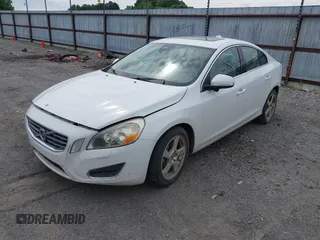 2012 Volvo S60 T5 z VIN YV1622FS5C2026329, wystawiony jako IAAI lot #42207916 z przebiegiem 261 889 mil mil oraz . Historia ofert i sprzedaży dostępna na DreamBid. Obrazek 2.