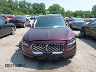 2023 Lincoln Nautilus Reserve z VIN 2LMPJ8K90PBL13824, wystawiony jako IAAI lot #42384203 z przebiegiem 7 362 mil mil oraz . Historia ofert i sprzedaży dostępna na DreamBid. Obrazek 13.