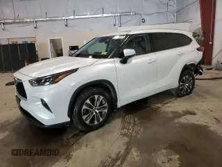 2022 Toyota Highlander XLE z VIN 5TDHZRBH7NS565236, wystawiony jako Copart lot #57940705 z przebiegiem 39 286 mil mil oraz Czysty tytuł • Clean title. Historia ofert i sprzedaży dostępna na DreamBid. Obrazek 1.