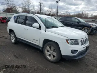 2015 Jeep Compass Latitude with VIN 1C4NJDEB8FD303453, listed as a Copart auction lot 52334755 with 92,005 mi miles and Salvage Title. Bid and sale history available at carsss.com. Image 4.