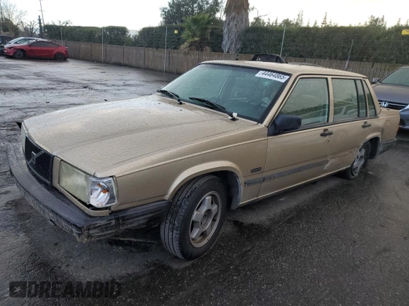 1991 Volvo 740 with VIN YV1FA8746M2513630, listed as a Copart auction lot 44464865 with 221,431 mi miles and Salvage Title. Bid and sale history available at carsss.com. Image 1.
