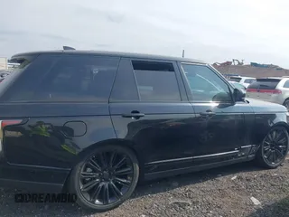 2018 Land Rover Range Rover z VIN SALGS2RE3JA389370, wystawiony jako IAAI lot #42508706 z przebiegiem 46 268 mil mil oraz . Historia ofert i sprzedaży dostępna na DreamBid. Obrazek 13.