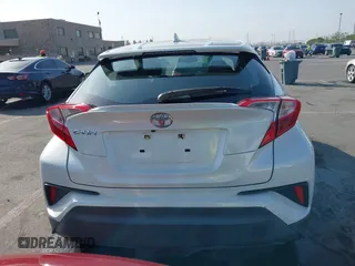 2018 Toyota C-HR XLE z VIN JTNKHMBX5J1007391, wystawiony jako IAAI lot #42432809 z przebiegiem 139 356 mil mil oraz . Historia ofert i sprzedaży dostępna na DreamBid. Obrazek 16.