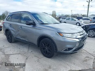 2018 Mitsubishi Outlander SE z VIN JA4AD3A38JZ020054, wystawiony jako IAAI lot #42100256 z przebiegiem 50 100 mil mil oraz . Historia ofert i sprzedaży dostępna na DreamBid. Obrazek 1.