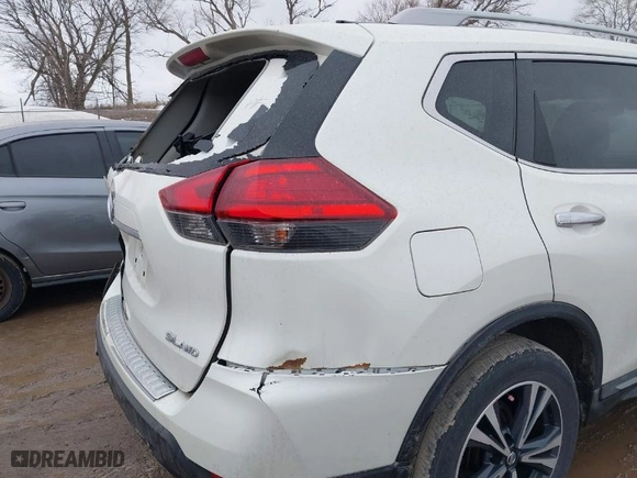 2017 Nissan Rogue SV with VIN 5N1AT2MV9HC794709, listed as a IAAI auction lot 41750673 with 112,208 mi miles. Bid and sale history available at carsss.com. Image 17.