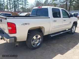 2009 Chevrolet Silverado 1500 LTZ with VIN 3GCEK33M99G156496, listed as a IAAI auction lot 41794538 with 138,829 mi miles. Bid and sale history available at carsss.com. Image 4.