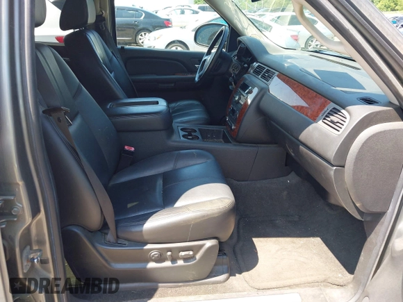 2008 Chevrolet Tahoe LTZ with VIN 1GNFK130X8R183184, listed as a IAAI auction lot 42696024 with 138,988 mi miles and . Bid and sale history available at DreamBid. Image 5.