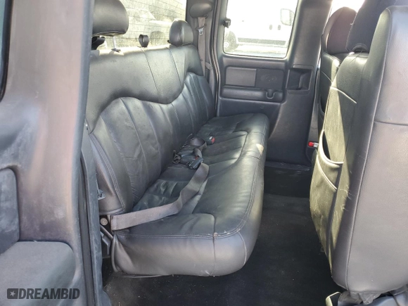2001 Chevrolet Silverado 1500 LS with VIN 2GCEC19T111250885, listed as a Copart auction lot 46539635 with 0 mi miles and Salvage Title. Bid and sale history available at carsss.com. Image 10.