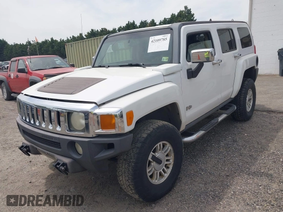 2006 Hummer H3 with VIN 5GTDN136468183933, listed as a IAAI auction lot 42109785 with 181,701 mi miles. Bid and sale history available at carsss.com. Image 2.