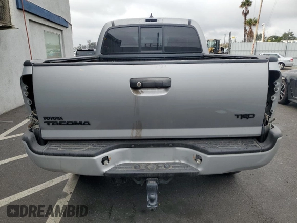 2015 Toyota Tacoma PreRunner with VIN 3TMKU4HN8FM046637, listed as a Copart auction lot 44077295 with 200,737 mi miles and Salvage title. Bid and sale history available at DreamBid. Image 6.
