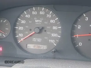 2000 Nissan Frontier XE z VIN 1N6ED27Y4YC355942, wystawiony jako IAAI lot #42162996 z przebiegiem 278 251 mil mil oraz . Historia ofert i sprzedaży dostępna na DreamBid. Obrazek 7.