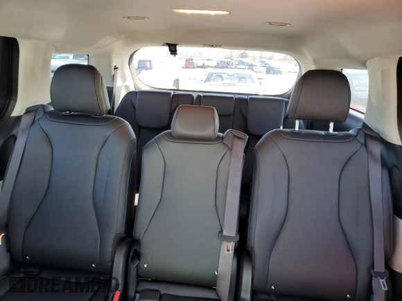 2024 Kia Carnival LX with VIN KNDNB4H32R6432704, listed as a Copart auction lot 84153374 with 9,137 mi miles and Salvage Title. Bid and sale history available at carsss.com. Image 10.