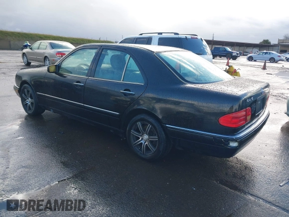 1997 Mercedes-Benz E-Class with VIN WDBJF72F1VA281514, listed as a IAAI auction lot 41586496 with 283,212 mi miles. Bid and sale history available at carsss.com. Image 3.