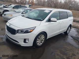 2018 Kia Sedona EX with VIN KNDMC5C19J6398270, listed as a IAAI auction lot 41371522 with 121,753 mi miles. Bid and sale history available at carsss.com. Image 2.