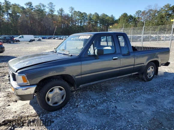 1993 Toyota Pickup DLX z VIN JT4RN93P7P5080335, wystawiony jako Copart lot #84757234 z przebiegiem 162 290 mil mil oraz Szkoda całkowita • Salvage title. Historia ofert i sprzedaży dostępna na DreamBid. Obrazek 1.