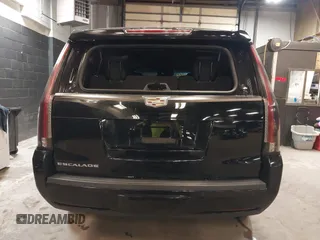 2017 Cadillac Escalade Luxury z VIN 1GYS4BKJXHR357489, wystawiony jako IAAI lot #39243523 z przebiegiem 60 265 mil mil oraz . Historia ofert i sprzedaży dostępna na DreamBid. Obrazek 15.