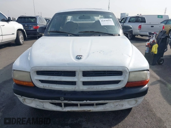2000 Dodge Dakota Sport with VIN 1B7GL2AN8YS654014, listed as a IAAI auction lot 41470554 with 181,931 mi miles. Bid and sale history available at carsss.com. Image 12.