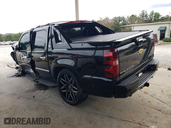 2013 Chevrolet Avalanche LTZ with VIN 3GNTKGE74DG303121, listed as a Copart auction lot 70452564 with 0 mi miles and Salvage Title. Bid and sale history available at carsss.com. Image 2.