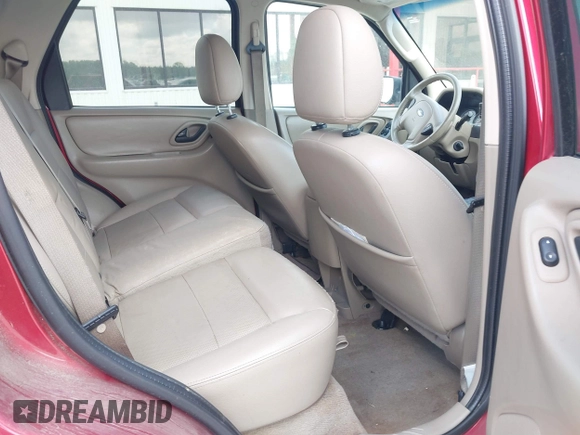 2007 Ford Escape Limited with VIN 1FMYU94127KB58591, listed as a IAAI auction lot 41801334 with 117,125 mi miles. Bid and sale history available at carsss.com. Image 8.