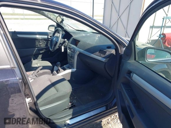 2008 Saturn Astra XR with VIN W08AT671885071256, listed as a IAAI auction lot 42200464 with 200,920 mi miles and . Bid and sale history available at DreamBid. Image 5.