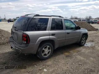 2006 Chevrolet TrailBlazer LS with VIN 1GNDT13S062345383, listed as a Copart auction lot 52072995 with 186,567 mi miles and Salvage Title. Bid and sale history available at DreamBid. Image 3.