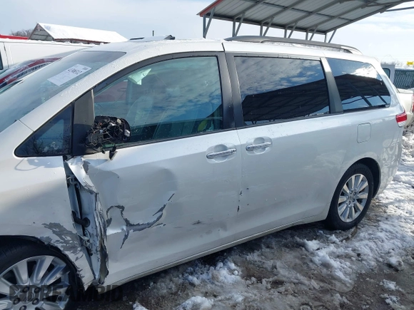2013 Toyota Sienna XLE AAS with VIN 5TDYK3DC9DS380445, listed as a IAAI auction lot 41308312 with 174,325 mi miles and . Bid and sale history available at DreamBid. Image 17.