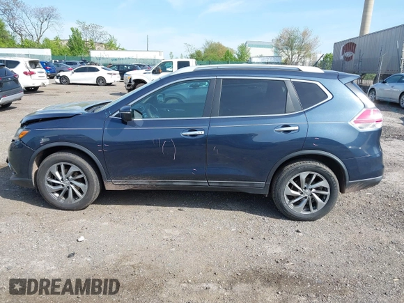 2015 Nissan Rogue SL z VIN 5N1AT2MVXFC797938, wystawiony jako IAAI lot #42129111 z przebiegiem 133 898 mil mil oraz . Historia ofert i sprzedaży dostępna na DreamBid. Obrazek 15.