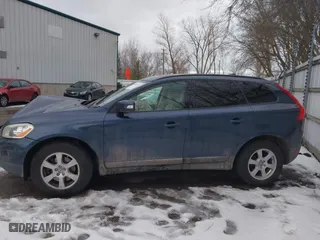 2010 Volvo XC60 3.2L with VIN YV4960DZ2A2064199, listed as a IAAI auction lot 41307658 with 72,194 mi miles. Bid and sale history available at carsss.com. Image 14.