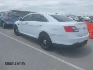 2013 Ford Police Interceptor z VIN 1FAHP2M86DG160039, wystawiony jako IAAI lot #42377823 z przebiegiem 143 131 mil mil oraz . Historia ofert i sprzedaży dostępna na DreamBid. Obrazek 3.