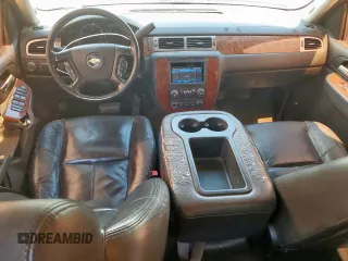 2007 Chevrolet Avalanche 3LT z VIN 3GNEC12097G108386, wystawiony jako Copart lot #59820845 z przebiegiem Nie podano mil oraz Czysty tytuł • Clean title. Historia ofert i sprzedaży dostępna na DreamBid. Obrazek 8.