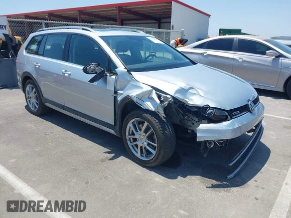 2017 Volkswagen Golf S z VIN 3VWH17AU7HM530336, wystawiony jako IAAI lot #42454700 z przebiegiem 60 208 mil mil oraz . Historia ofert i sprzedaży dostępna na DreamBid. Obrazek 1.