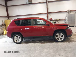 2016 Jeep Compass Latitude z VIN 1C4NJDEB5GD587688, wystawiony jako IAAI lot #41968742 z przebiegiem 113 791 mil mil oraz . Historia ofert i sprzedaży dostępna na DreamBid. Obrazek 13.