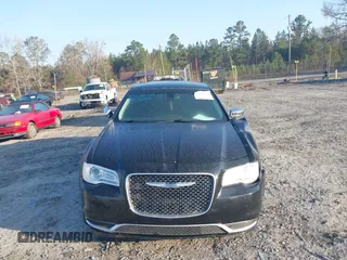 2018 Chrysler 300 Touring L with VIN 2C3CCAAG6JH249846, listed as a IAAI auction lot 41781511 with 95,121 mi miles. Bid and sale history available at carsss.com. Image 12.