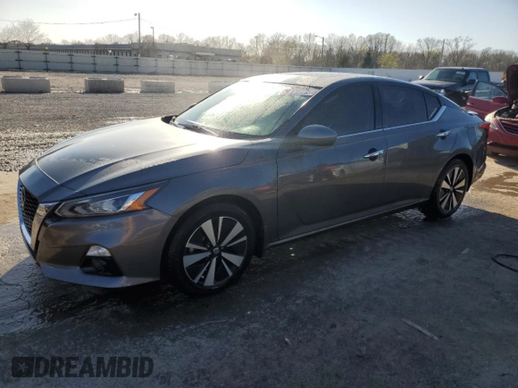 2019 Nissan Altima SV z VIN 1N4BL4DV9KC253225, wystawiony jako Copart lot #51816795 z przebiegiem 109 047 mil mil oraz Szkoda całkowita • Salvage title. Historia ofert i sprzedaży dostępna na DreamBid. Obrazek 1.