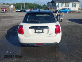2019 MINI Hardtop 4 Door Cooper with VIN WMWXU1C5XK2J02832, listed as a IAAI auction lot 42525235 with 68,296 mi miles and . Bid and sale history available at DreamBid. Image 16.
