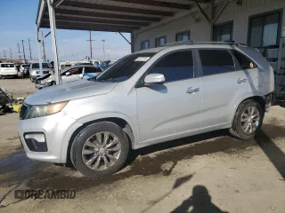 2011 Kia Sorento SX with VIN 5XYKW4A28BG170568, listed as a Copart auction lot 44372555 with 218,737 mi miles and Salvage Title. Bid and sale history available at carsss.com. Image 1.