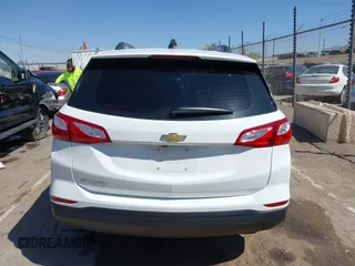 2019 Chevrolet Equinox LS z VIN 3GNAXHEV4KS593156, wystawiony jako IAAI lot #41979511 z przebiegiem 53 124 mil mil oraz . Historia ofert i sprzedaży dostępna na DreamBid. Obrazek 17.