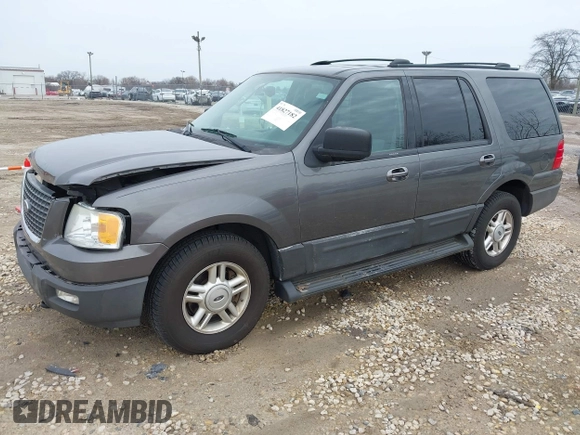 2004 Ford Expedition Special Service with VIN 1FMPU16L44LA06653, listed as a IAAI auction lot 41827182 with 125,996 mi miles. Bid and sale history available at carsss.com. Image 2.