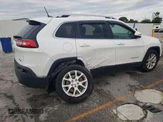 2017 Jeep Cherokee Latitude z VIN 1C4PJMCS5HD226281, wystawiony jako Copart lot #60080625 z przebiegiem 106 777 mil mil oraz Szkoda całkowita • Salvage title. Historia ofert i sprzedaży dostępna na DreamBid. Obrazek 3.