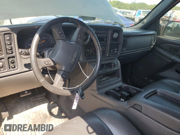 2005 GMC Sierra 2500HD SLT with VIN 1GTHK292X5E141116, listed as a Copart auction lot 61093415 with 160,630 mi miles and Salvage title. Bid and sale history available at DreamBid. Image 8.